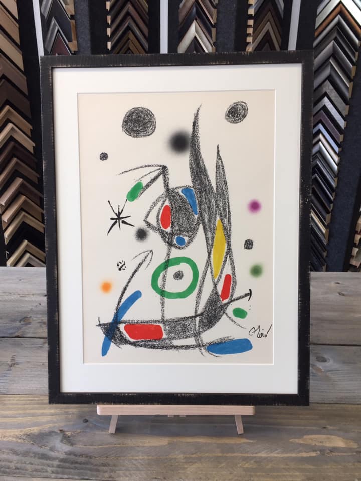 Een litho van Miró ingelijst by Atelier Pantazi in Geleen